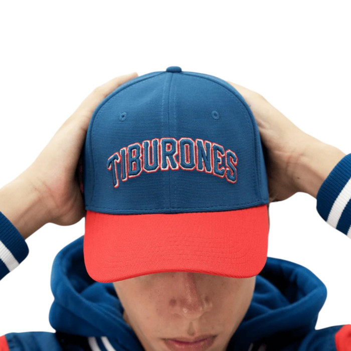 TIBURONES VISITOR 24-25