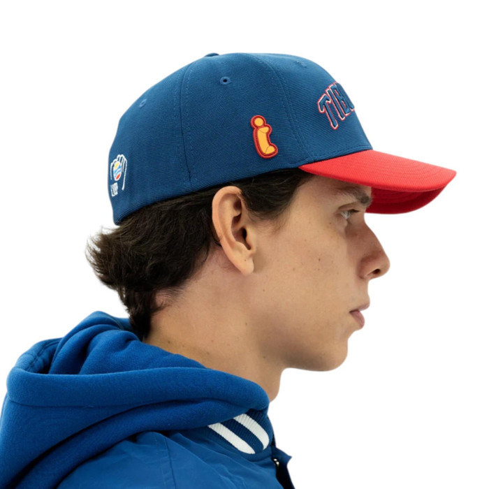 TIBURONES VISITOR 24-25