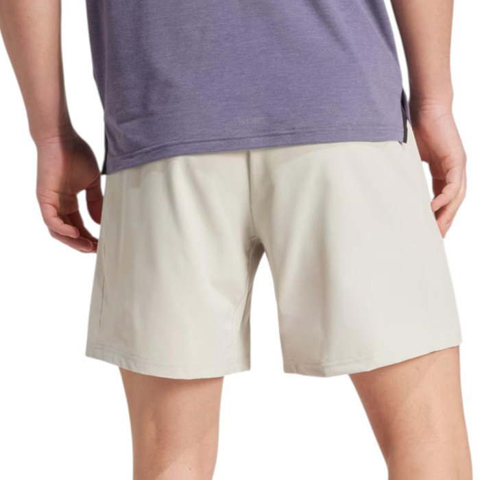 TR ESS HP SHORT