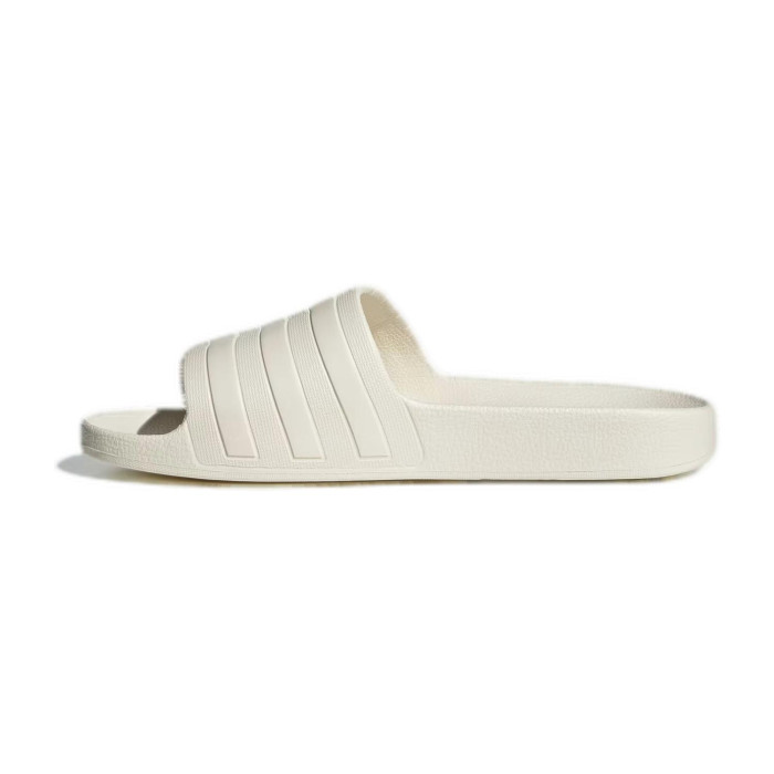 ADILETTE AQUA